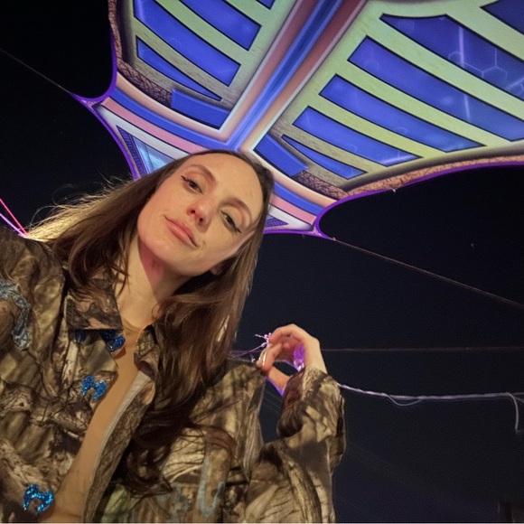 Meet your Posher, Kaela - Picture 2 of 4